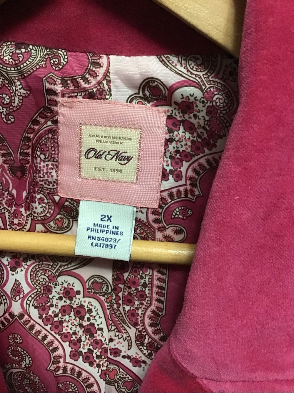 Old Navy Raspberry Velvet Blazer - Picture 3 of 5